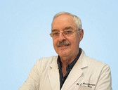 Dr. René Flores Aqueveque
