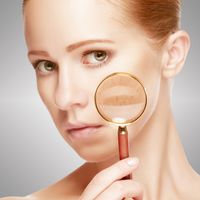 Manchas solares: causas, tratamiento y prevención