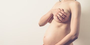 Cuidados para evitar los pechos caídos tras el embarazo