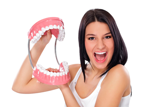 ¿Cómo cuidar las prótesis dentales en el caso de que sea removible?