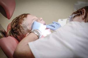 ¿Cómo sé si soy candidato a una extracción dental?