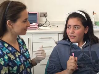 Como cepillarte los dientes con frenillos - Clinica Ortodontik